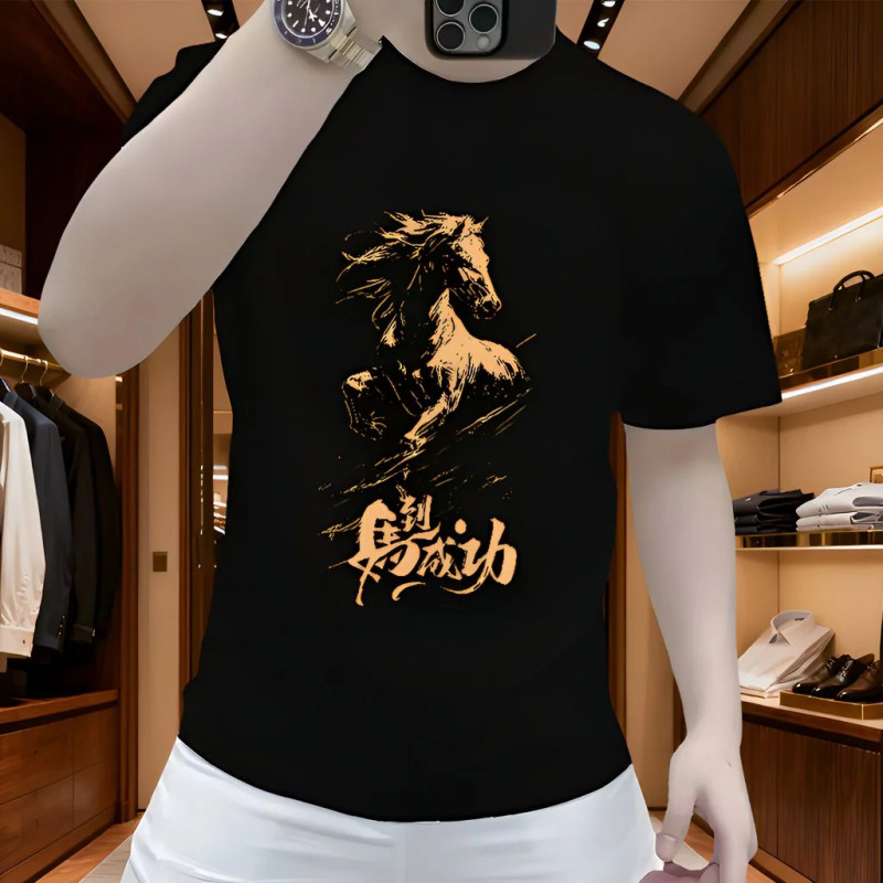 Kaos Imlek Viral 2026 / T-shirt Pria Motif Kuda Emas Premium / Kaos Oversize Korean Style / Baju Pria Murah Berkualitas