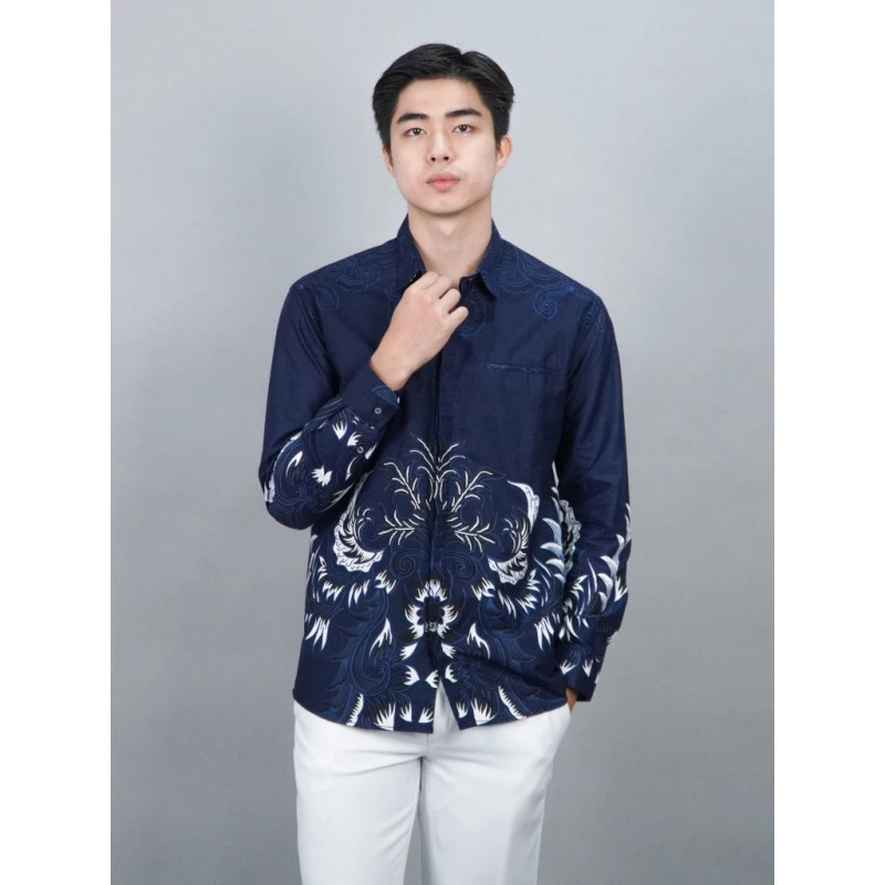 Swipe Up Kemeja Batik Pria Modern Slimfit Katun Lengan Panjang Motif Katsura Navy